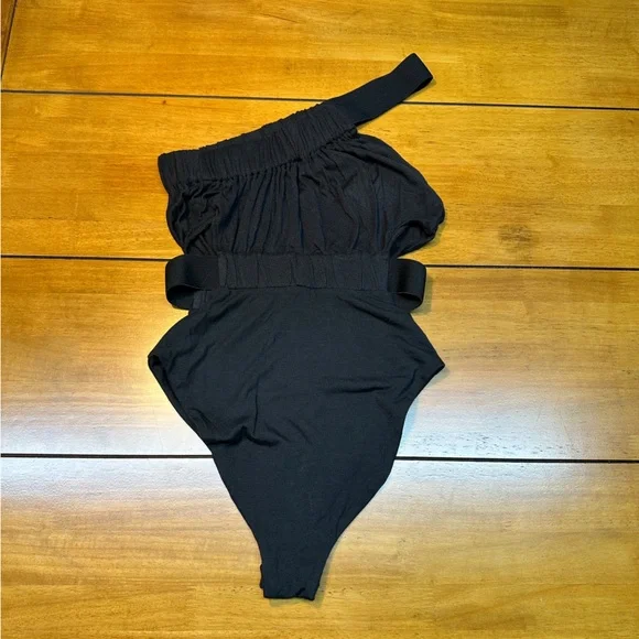 Urban Outfitters Black Asymmetrical Bodysuit - Picture 7 of 10